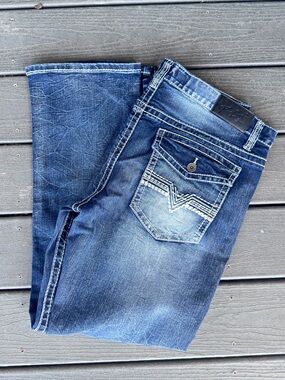 Men's True Luck Bootcut Blue Jeans with Embroidered Back Pocket